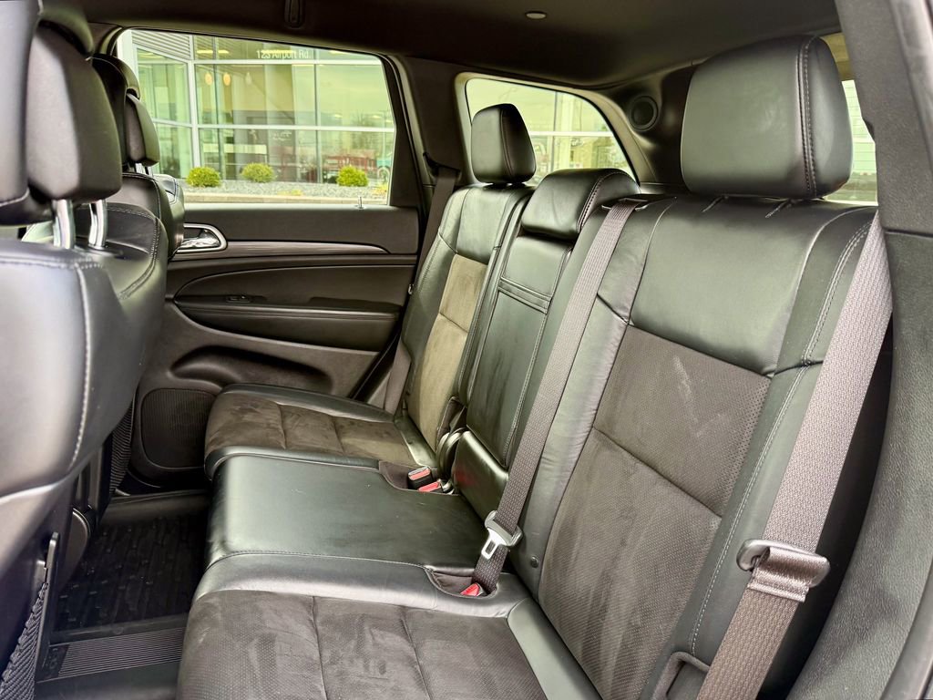 Used 2020 Jeep Grand Cherokee Laredo w/ Quick Order Package 2BN North image 11