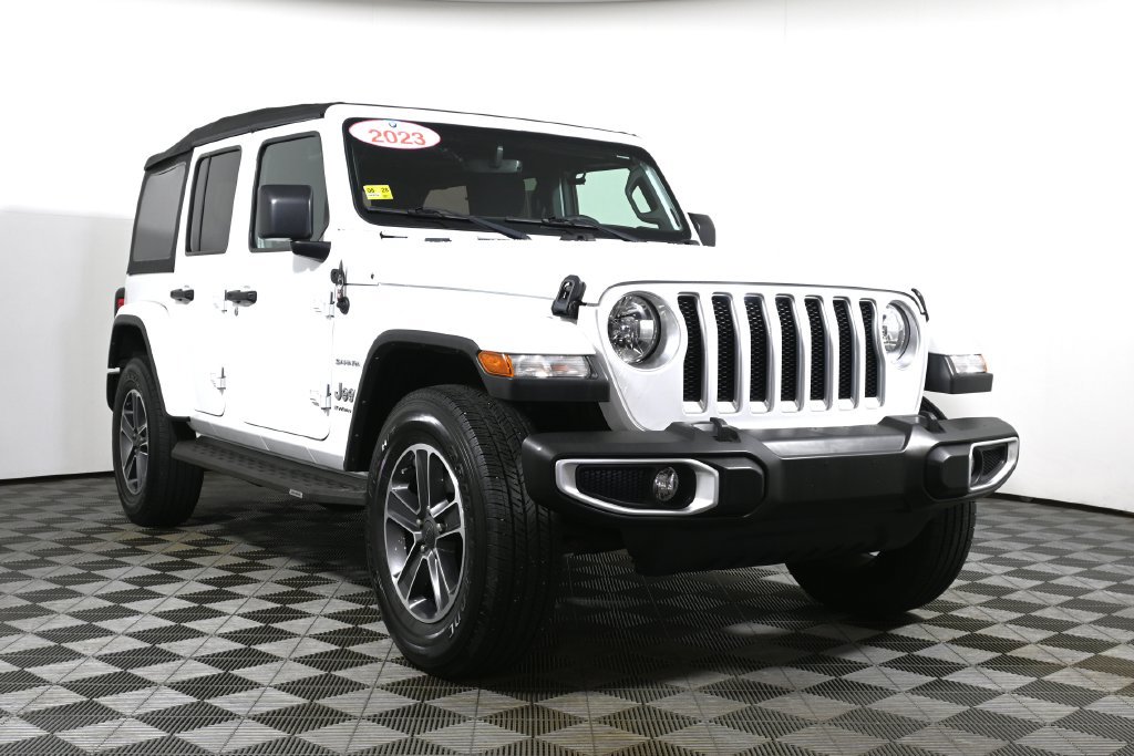 Used 2023 Jeep Wrangler Unlimited Sahara AWD/4WD image 9