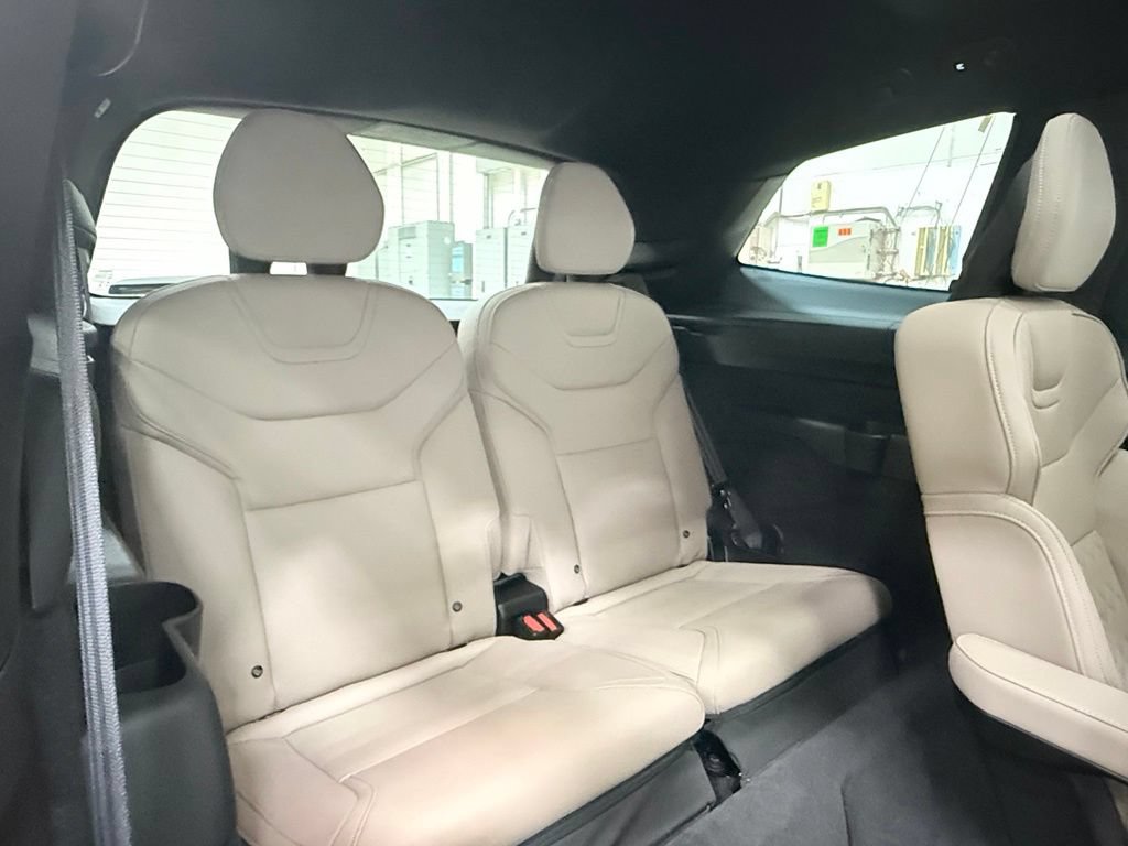 Used 2025 Volvo EX90 Ultra AWD/4WD image 47