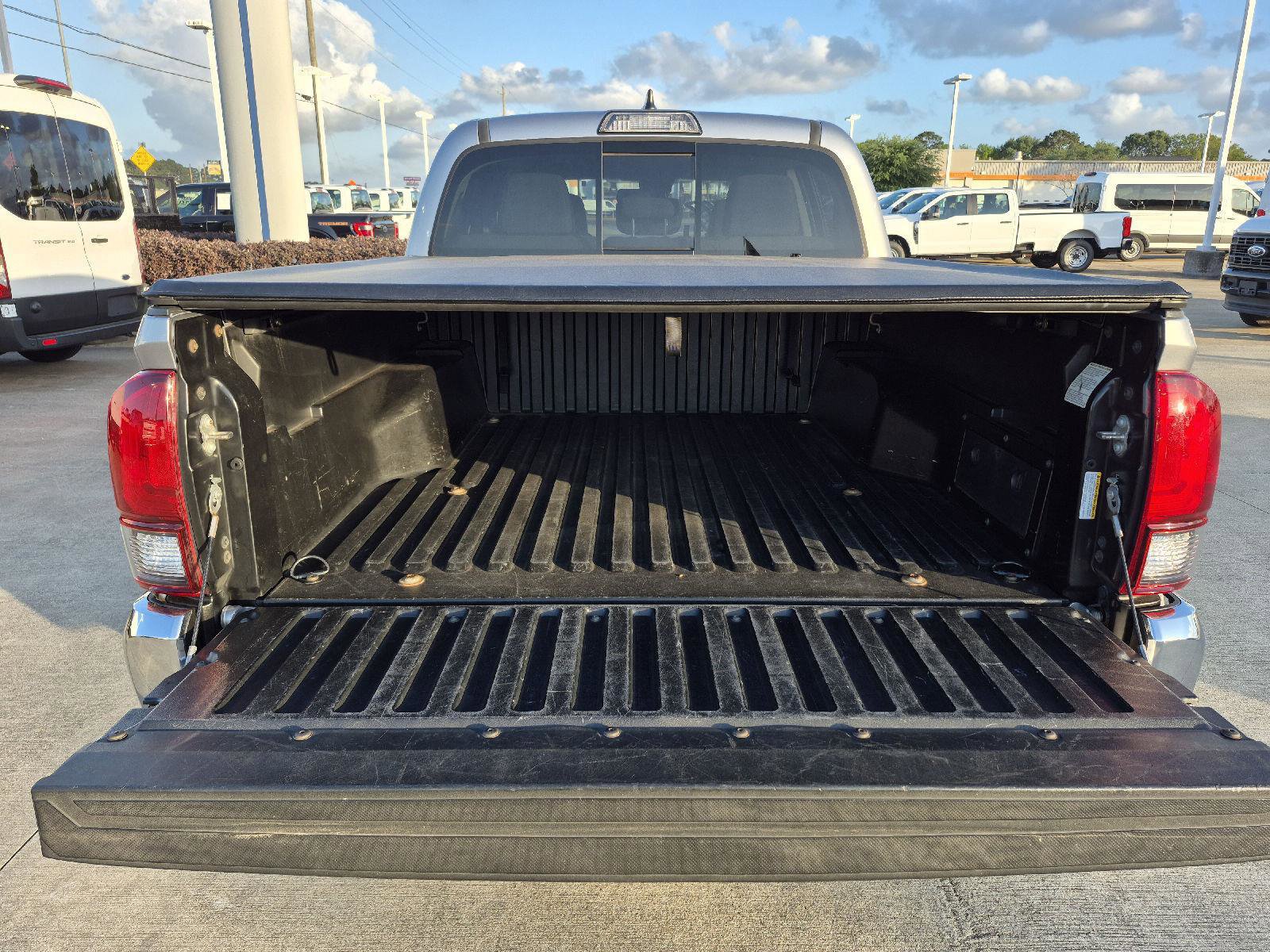 Used 2019 Toyota Tacoma SR5 RWD image 9