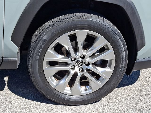 Certified 2021 Toyota RAV4 XLE Premium AWD/4WD image 8