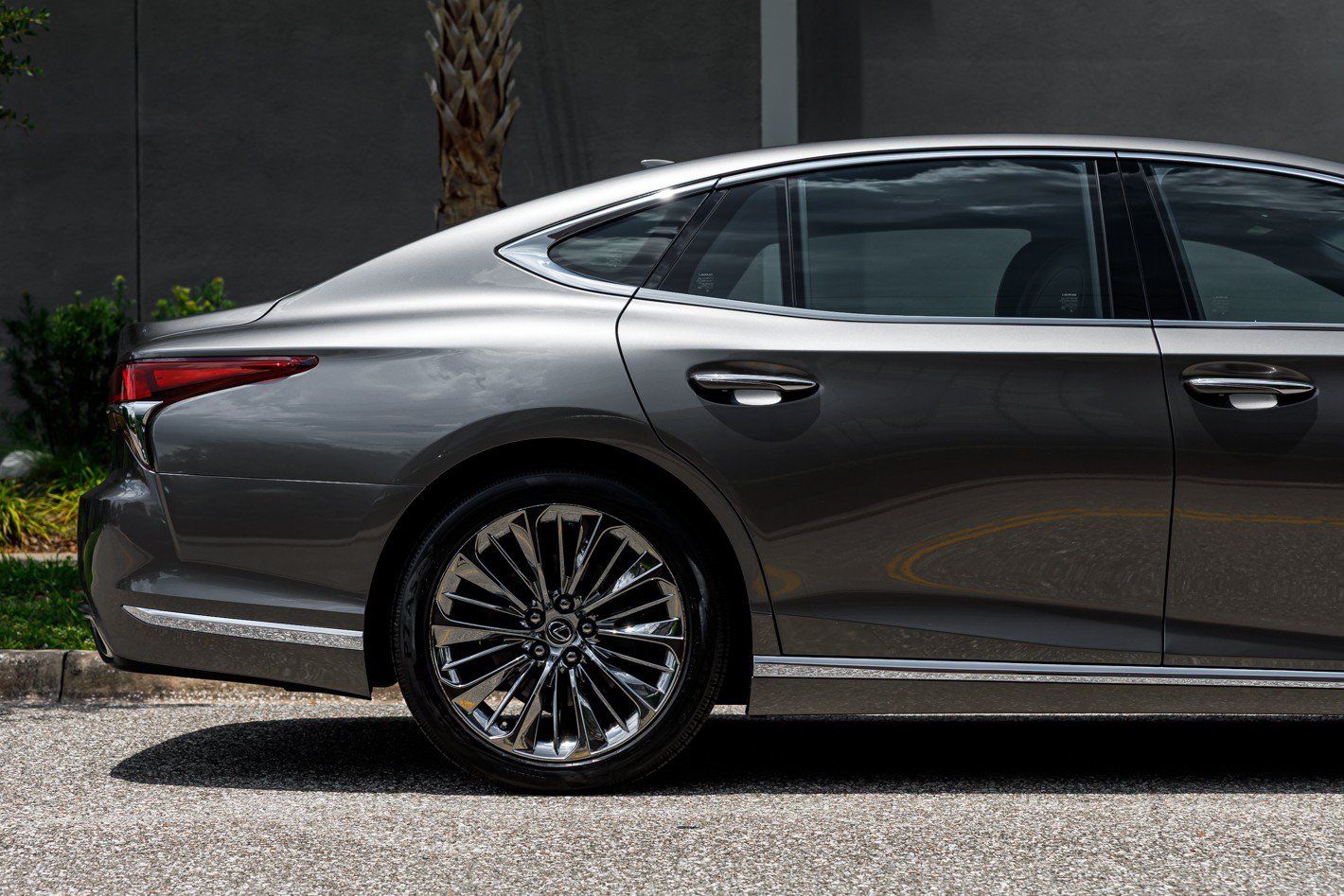 Used 2020 Lexus LS 500 w/ Interior Upgrade Package RWD image 6