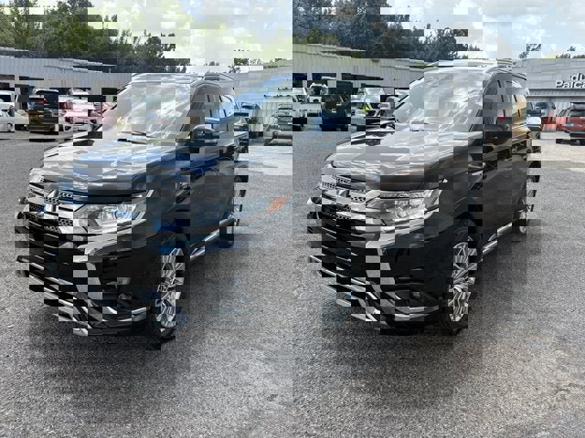 Used 2022 Mitsubishi Outlander 4WD Plug-In Hybrid