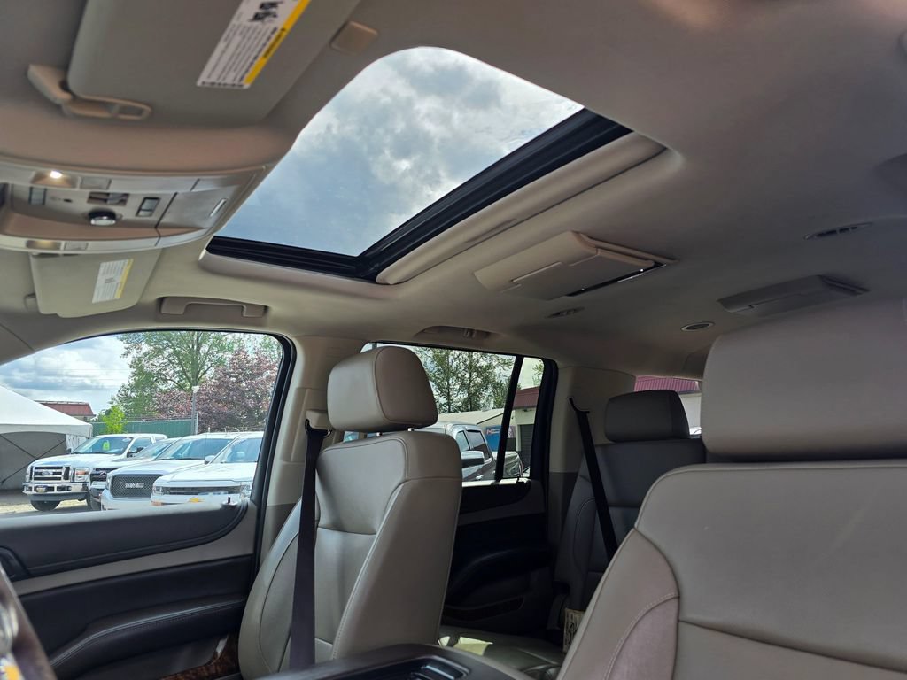 Used 2017 Chevrolet Suburban Premier AWD/4WD image 21