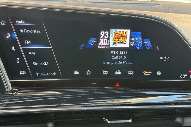 Certified 2022 Cadillac Escalade Sport w/ LPO, ONYX Package image 27