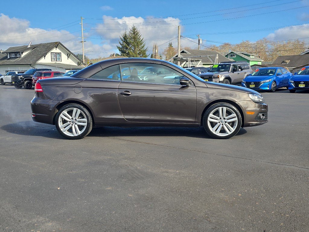 Used 2013 Volkswagen Eos Executive image 7