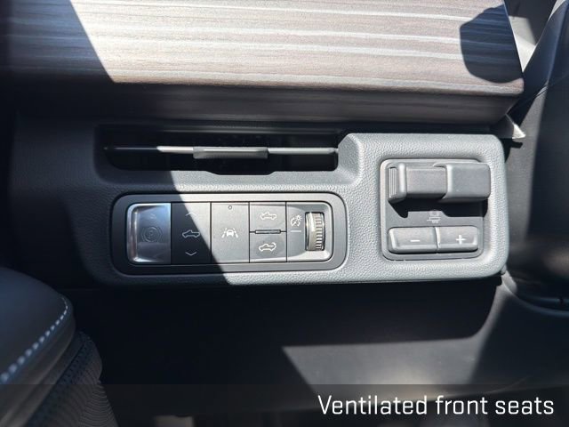 Used 2025 GMC Sierra EV Denali image 44