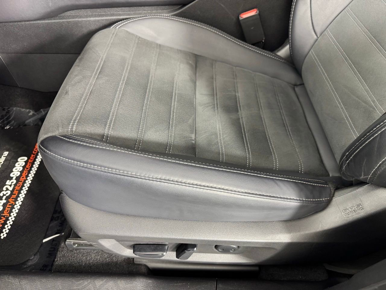 Used 2025 Mitsubishi Outlander SE FWD image 11