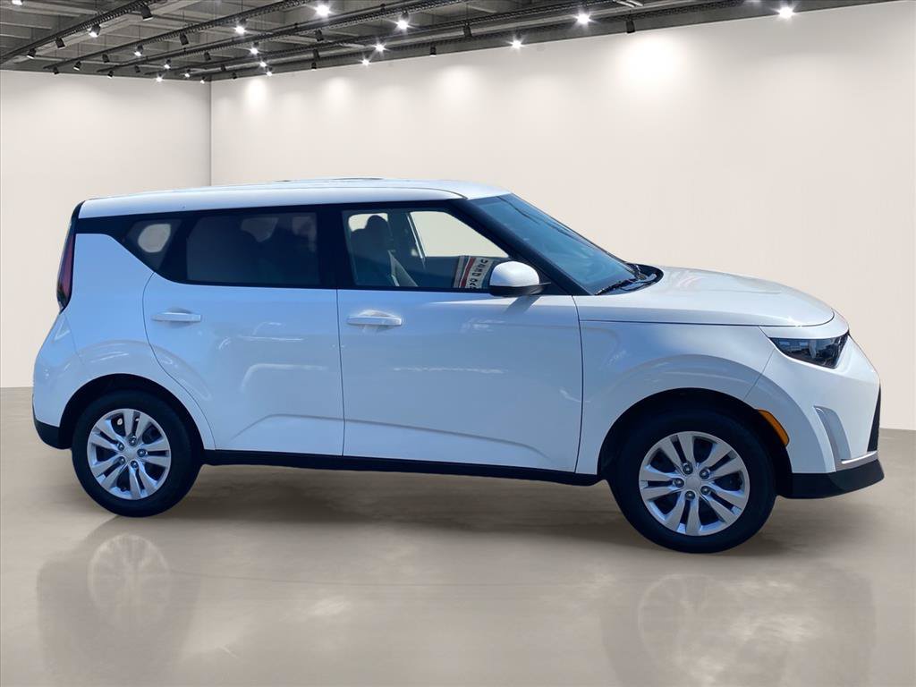 Certified 2025 Kia Soul LX FWD image 9