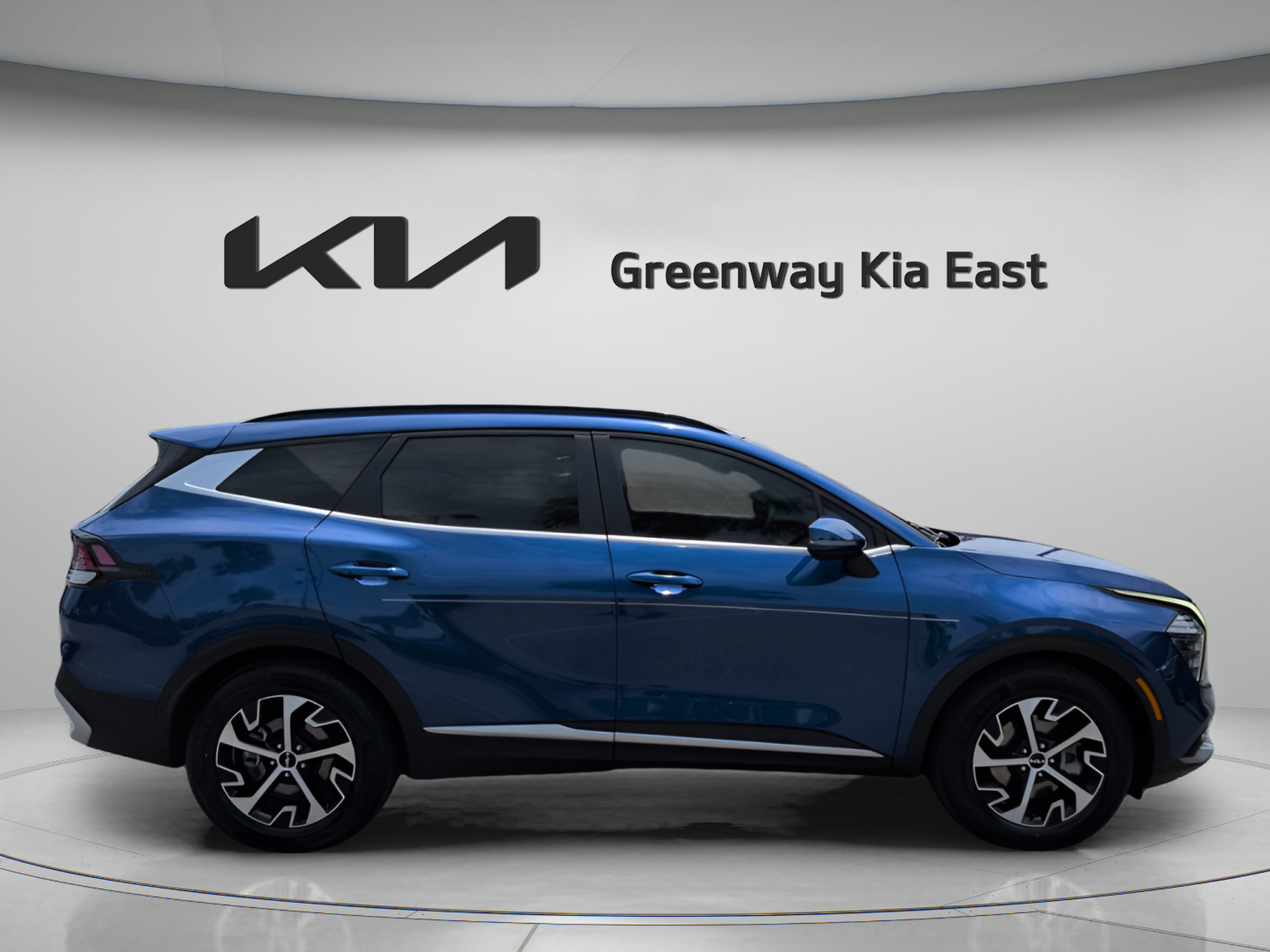 Certified 2025 Kia Sportage EX w/ Premium Package FWD image 4