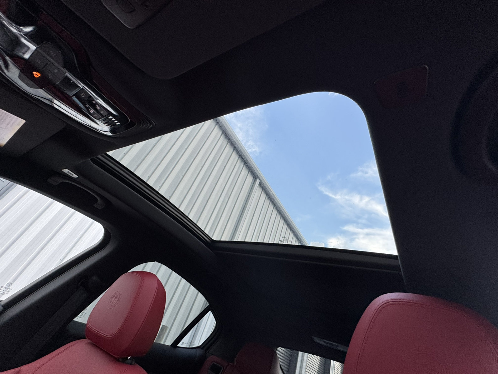Used 2026 Alfa Romeo Stelvio Sprint AWD/4WD image 10