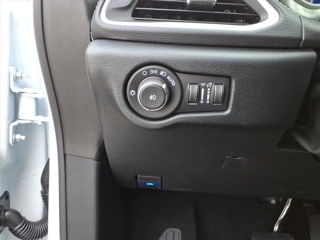 New 2026 Chrysler Pacifica Select image 18