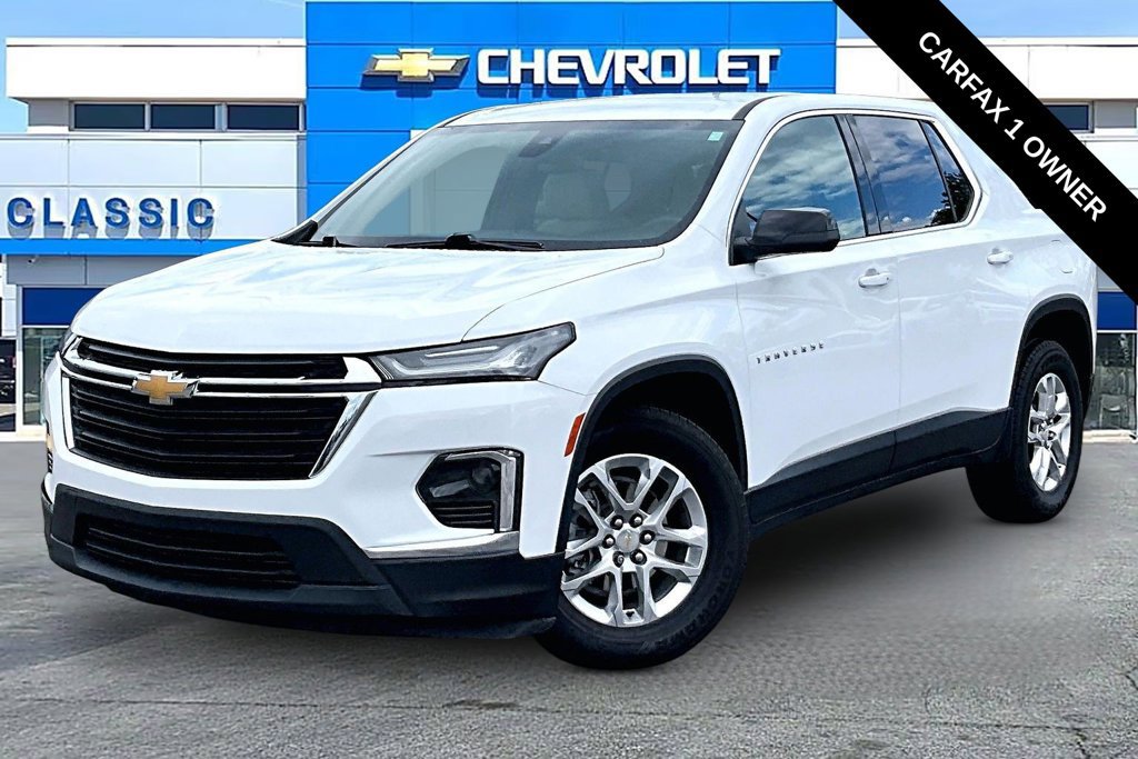 Used 2022 Chevrolet Traverse LS FWD image 2