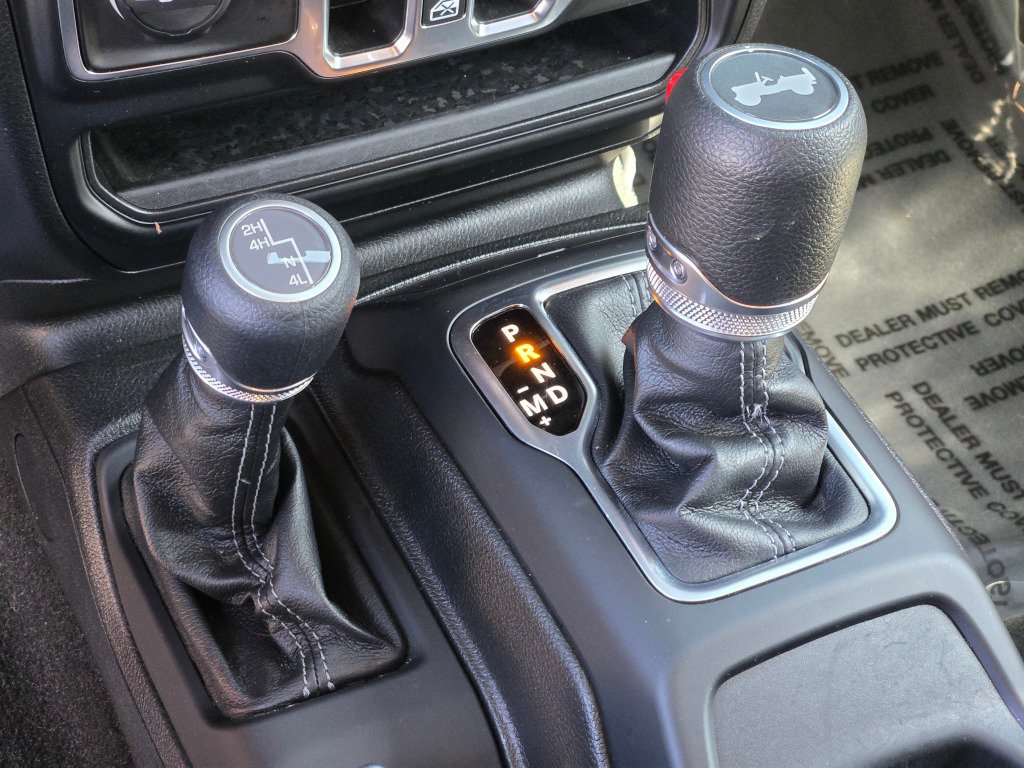 Used 2025 Jeep Wrangler Unlimited Sport AWD/4WD image 26