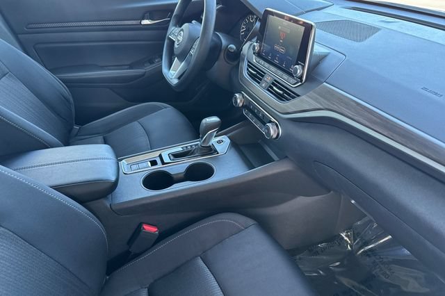 Used 2025 Nissan Altima 2.5 SV AWD/4WD image 19