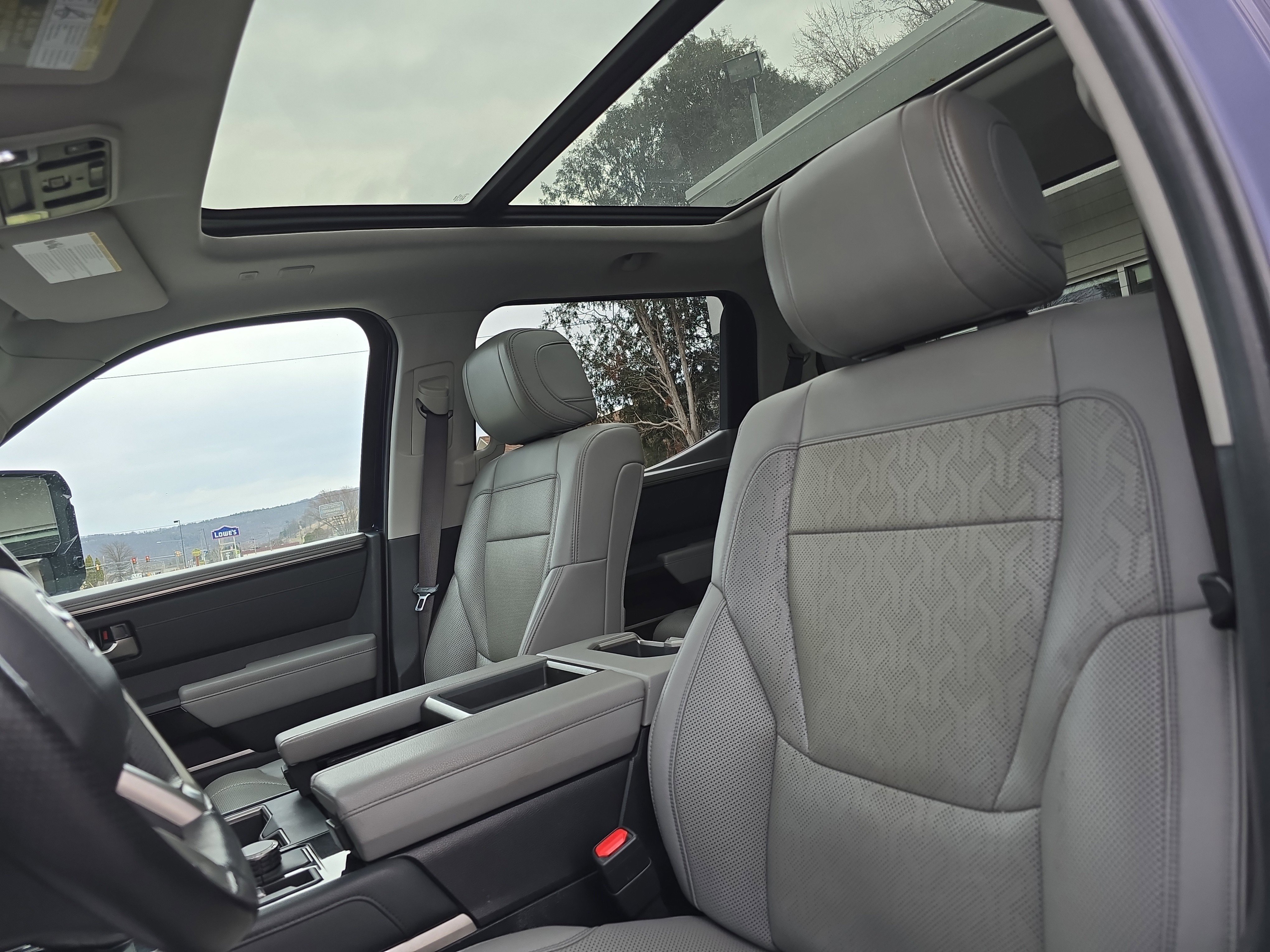 Used 2022 Toyota Tundra Limited image 12