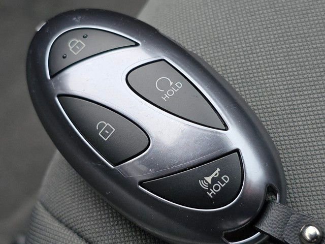 Certified 2025 Hyundai Elantra Sport image 29