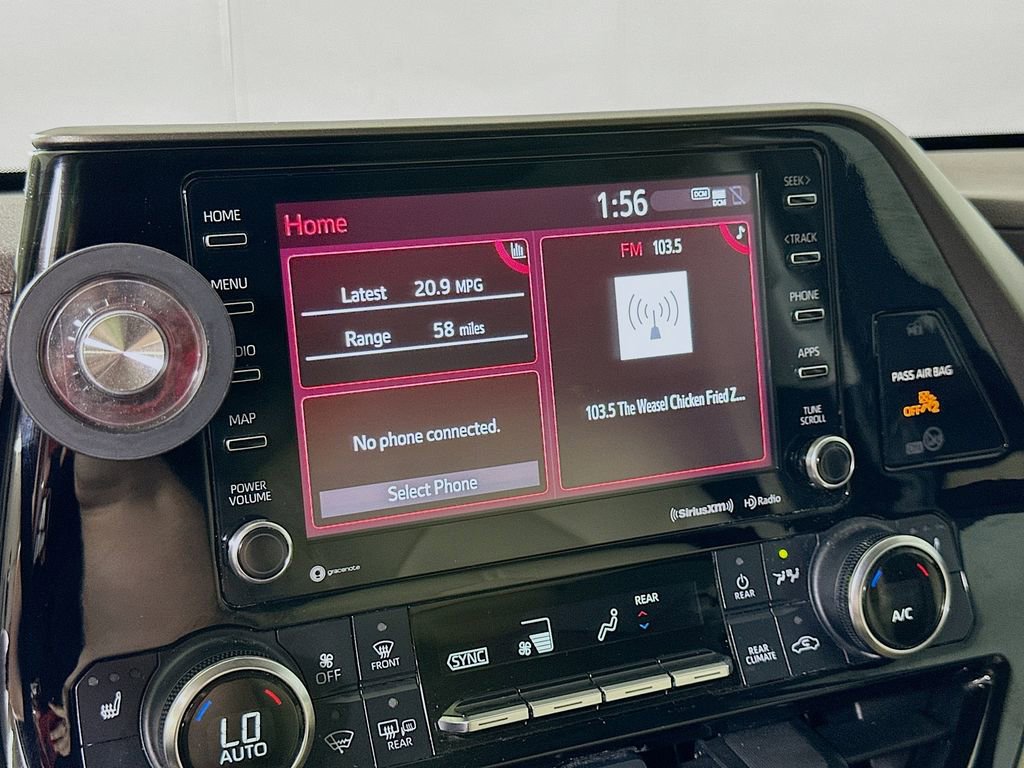 Used 2022 Toyota Highlander XLE FWD image 26
