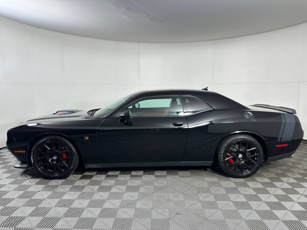 Used 2015 Dodge Challenger R/T Scat Pack RWD image 2