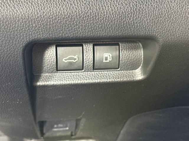 Used 2023 Toyota Crown Platinum image 19