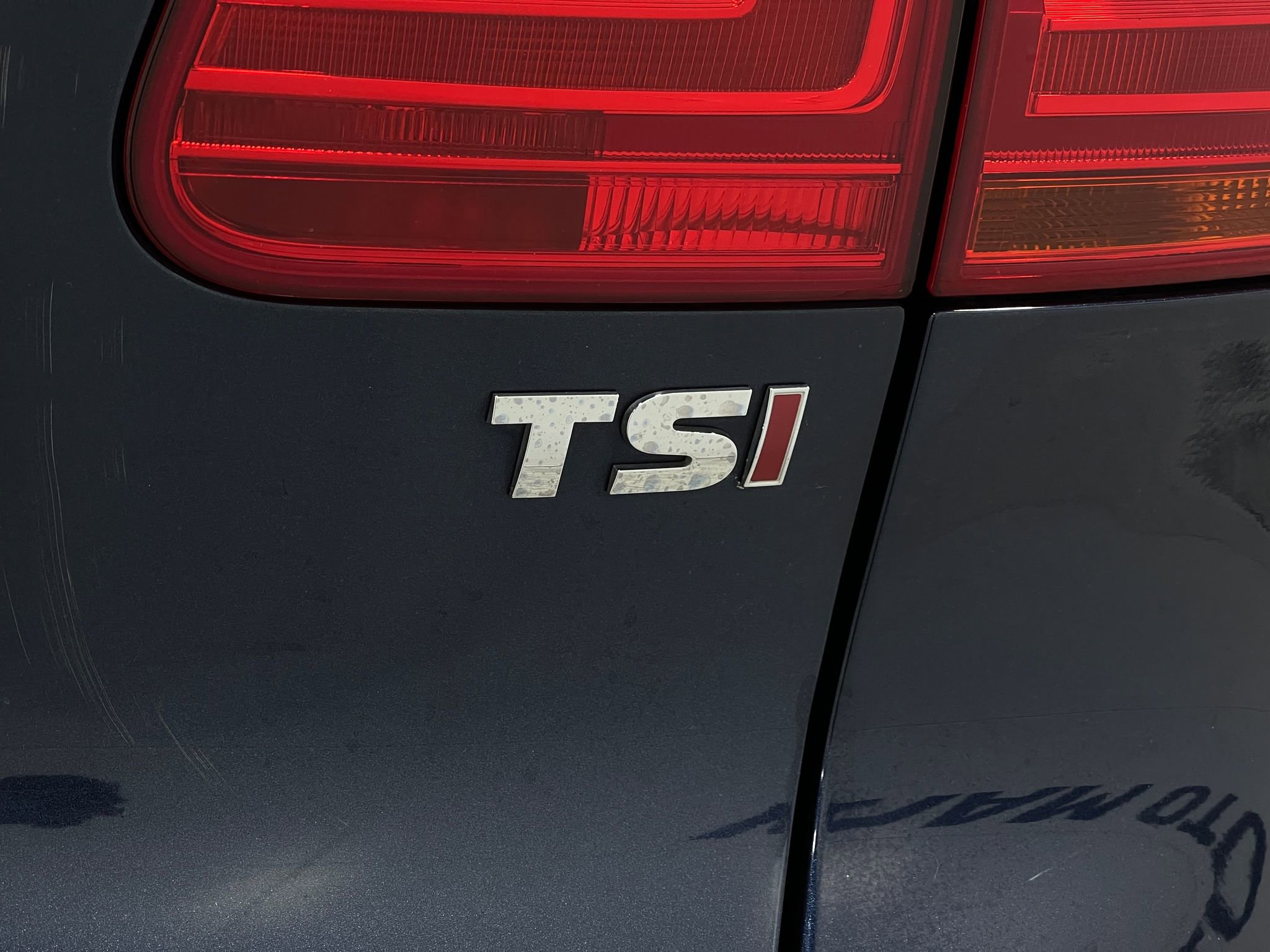 Used 2016 Volkswagen Tiguan SE image 38