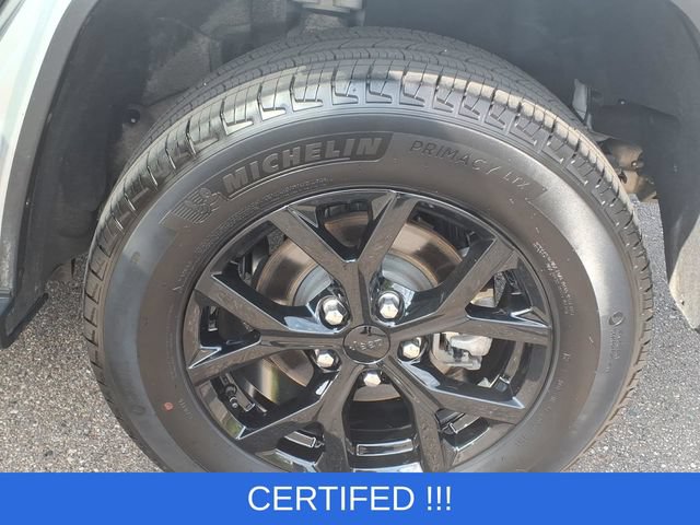 Used 2025 Jeep Grand Cherokee Altitude AWD/4WD image 14