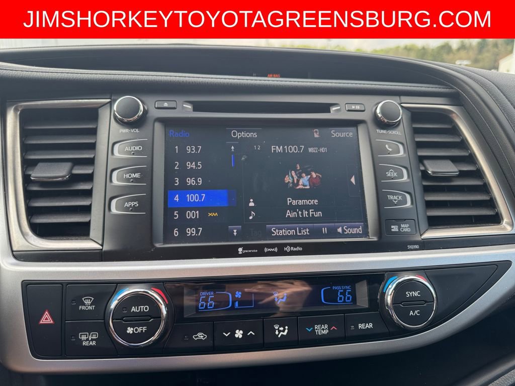 Used 2019 Toyota Highlander SE AWD/4WD image 17