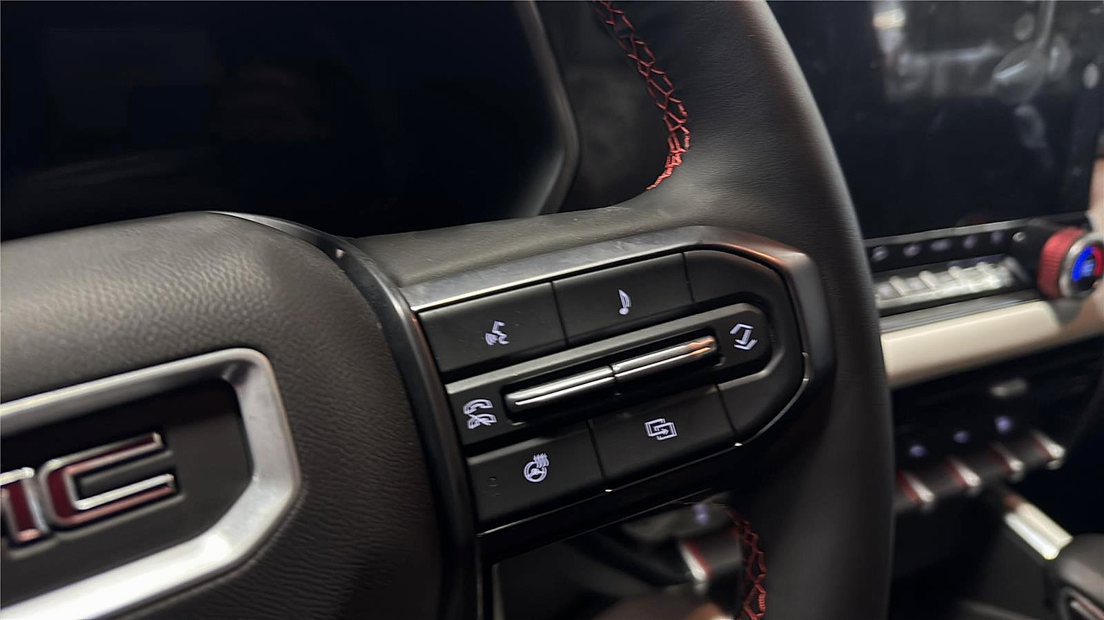 New 2025 GMC Canyon AT4 w/ AT4X AEV Edition AWD/4WD image 13