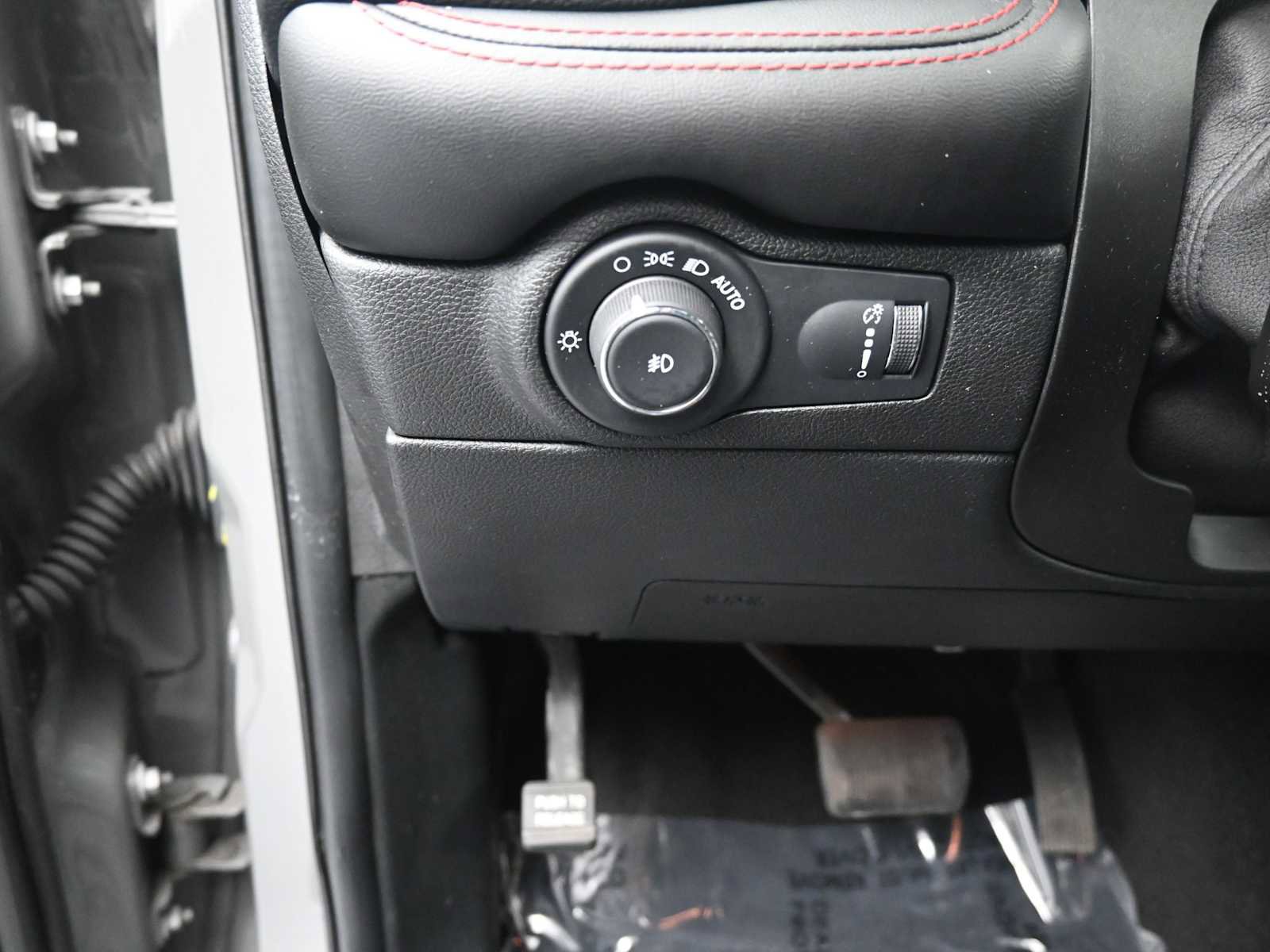 Used 2023 Dodge Durango GT AWD/4WD image 11