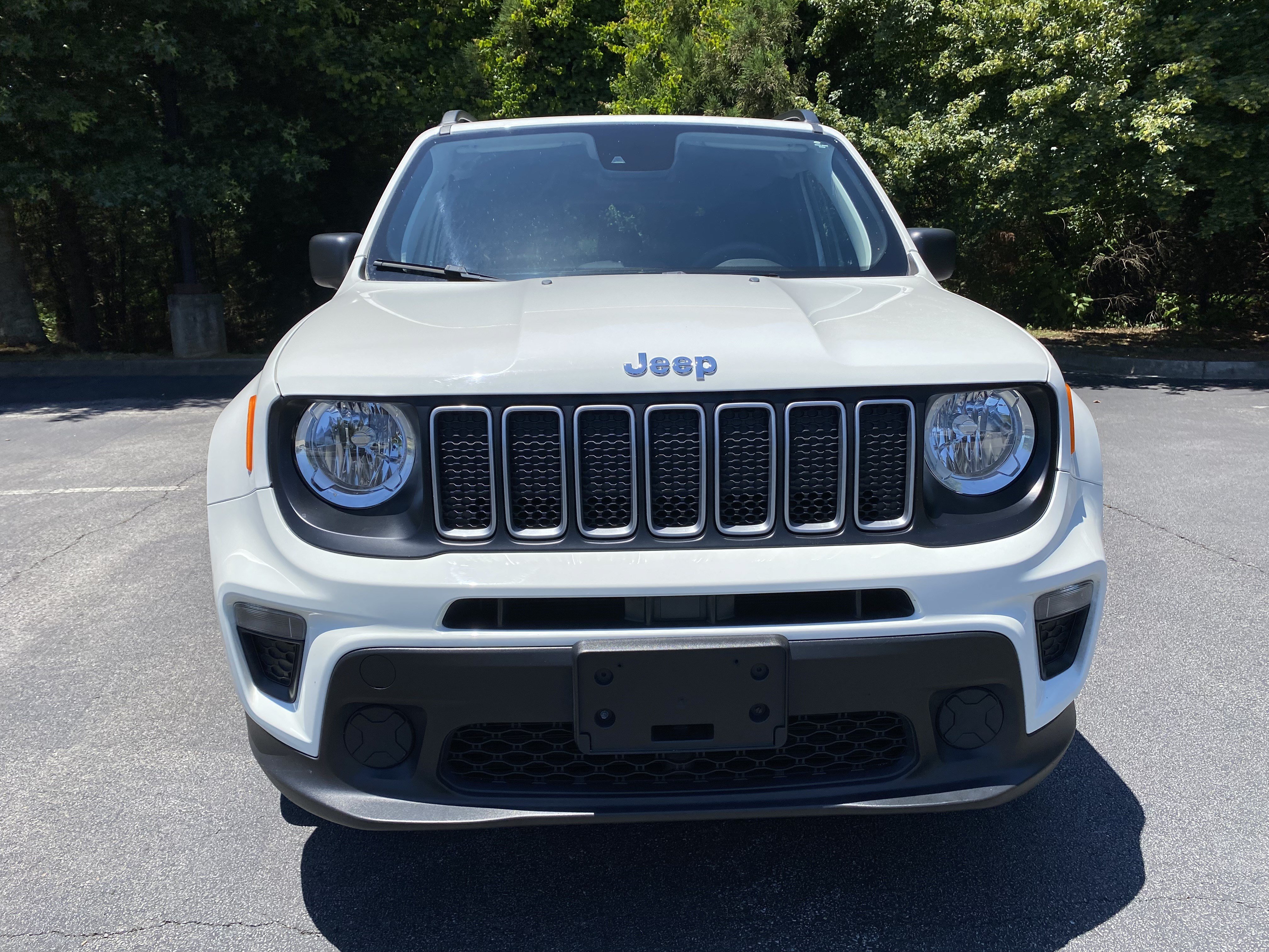 Used 2022 Jeep Renegade Sport w/ Sport Appearance Group AWD/4WD image 3
