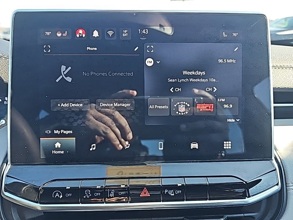 Used 2025 Jeep Compass Limited image 17