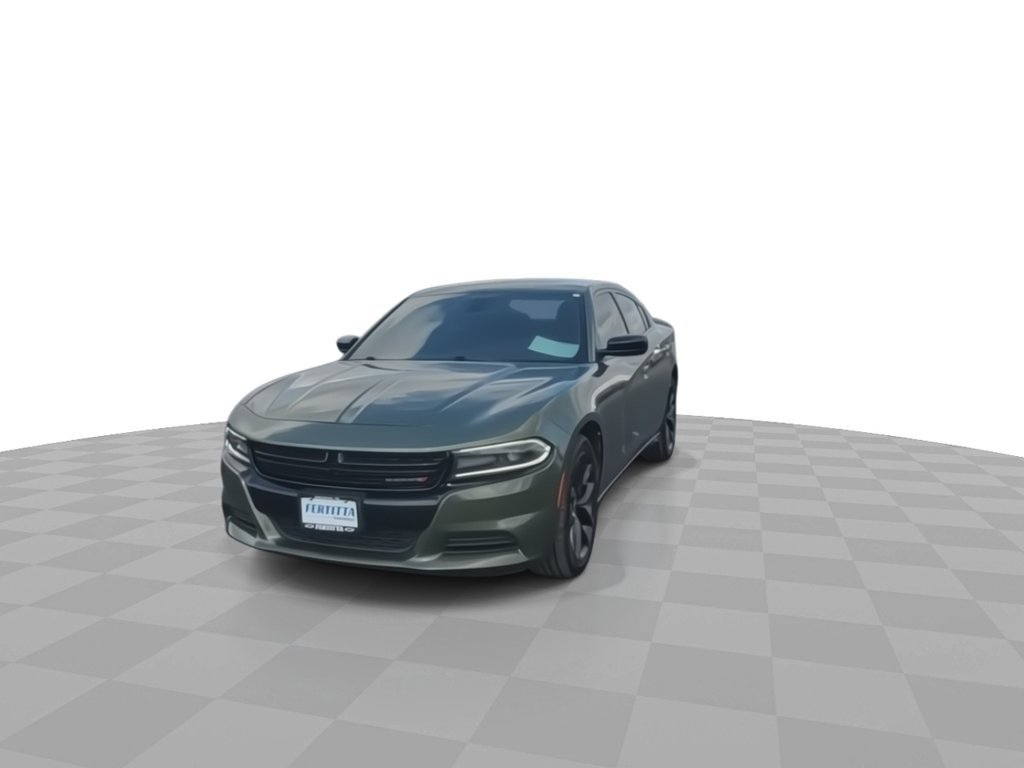 Used 2021 Dodge Charger SXT w/ Blacktop Package RWD image 3