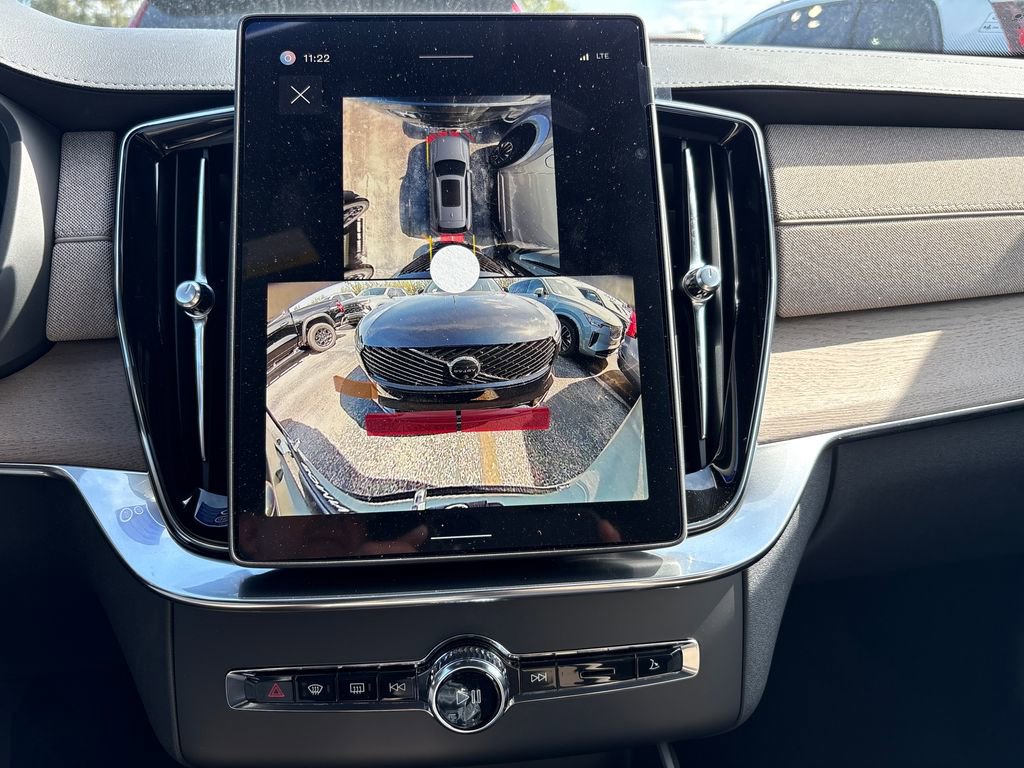 New 2026 Volvo XC90 B6 Plus w/ Protection Package Premier image 14