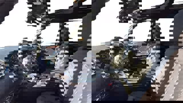 Certified 2025 Mercedes-Benz GLB 250 4MATIC image 4