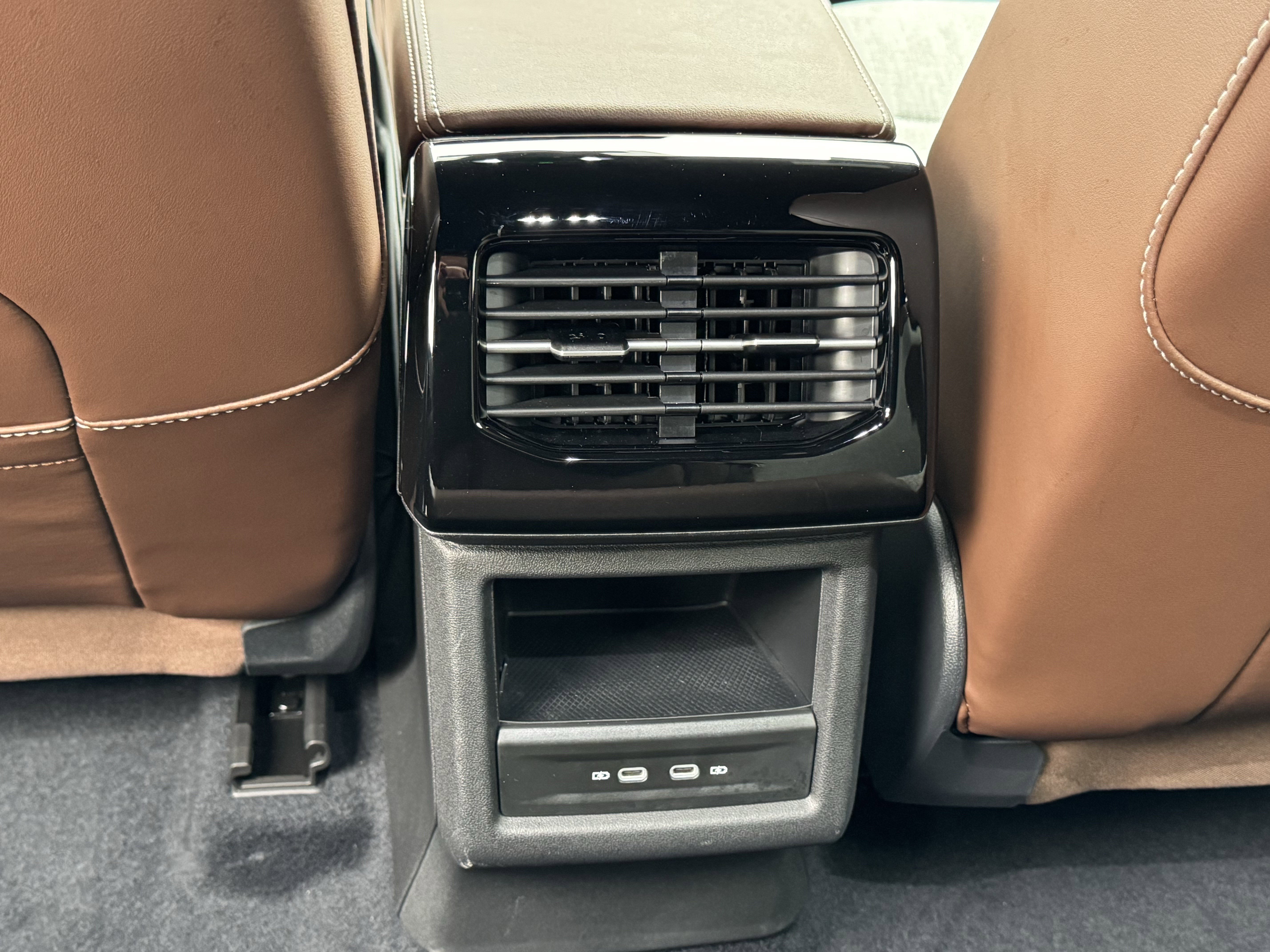 Used 2025 Volkswagen ID.4 Pro image 30