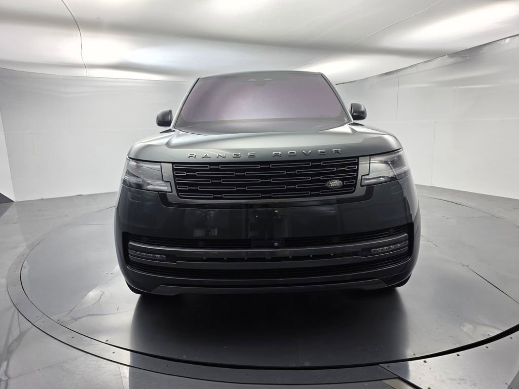 Used 2023 Land Rover Range Rover SE image 2