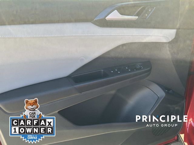 Certified 2023 Volkswagen Taos SE w/ Panoramic Sunroof Package image 11