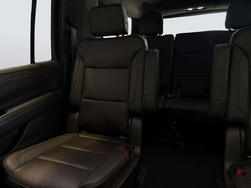 Used 2021 Chevrolet Suburban High Country AWD/4WD image 31