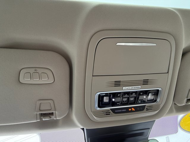 Used 2025 Lincoln Nautilus Premier w/ Equipment Group 102A image 39