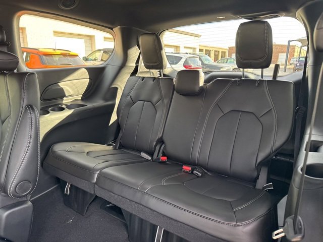 New 2026 Chrysler Voyager LX image 13