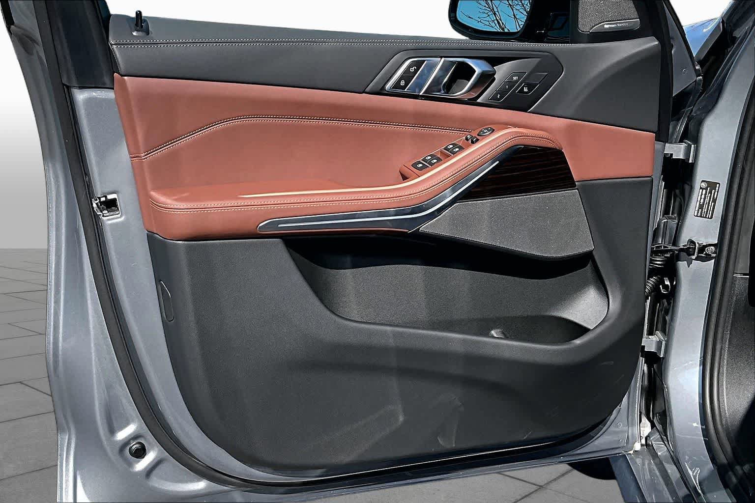 New 2026 BMW i5 eDrive40 w/ Executive Package RWD image 10