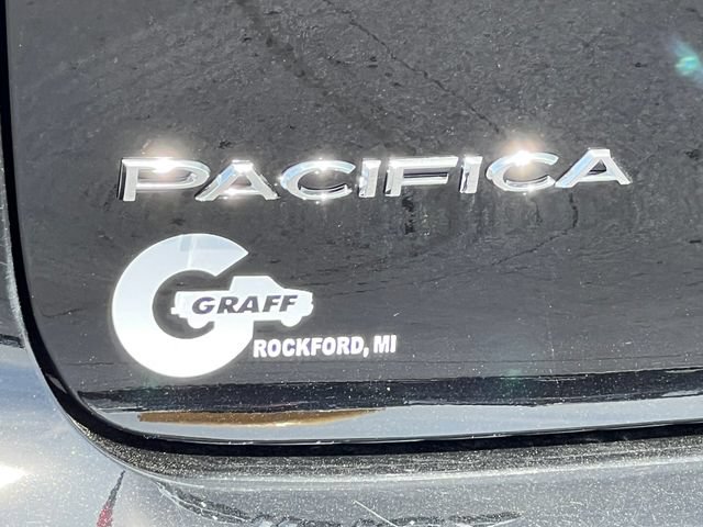 Used 2025 Chrysler Pacifica Select FWD image 51