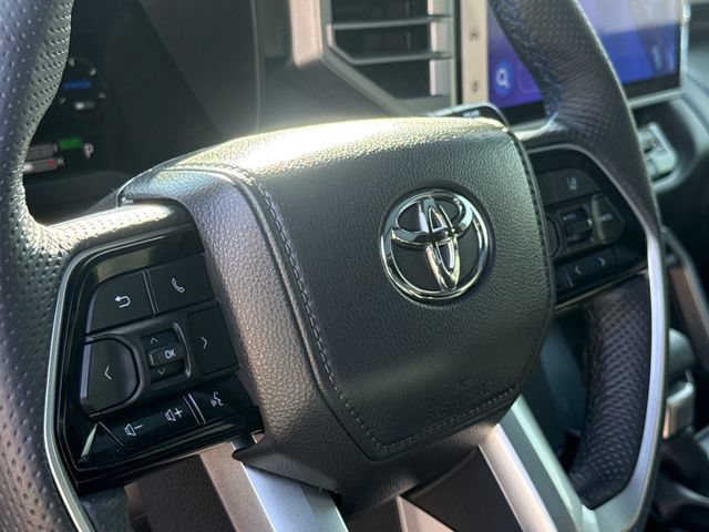 Used 2025 Toyota Sequoia Platinum AWD/4WD image 31