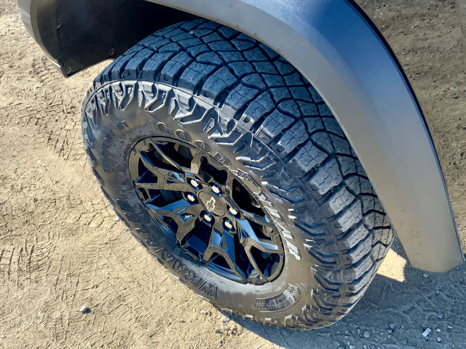 Certified 2025 Chevrolet Colorado ZR2 w/ Midnight Edition image 18