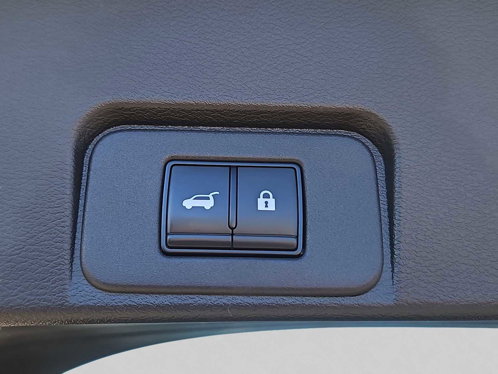 Used 2023 Nissan Rogue SL w/ SL Premium Package image 23