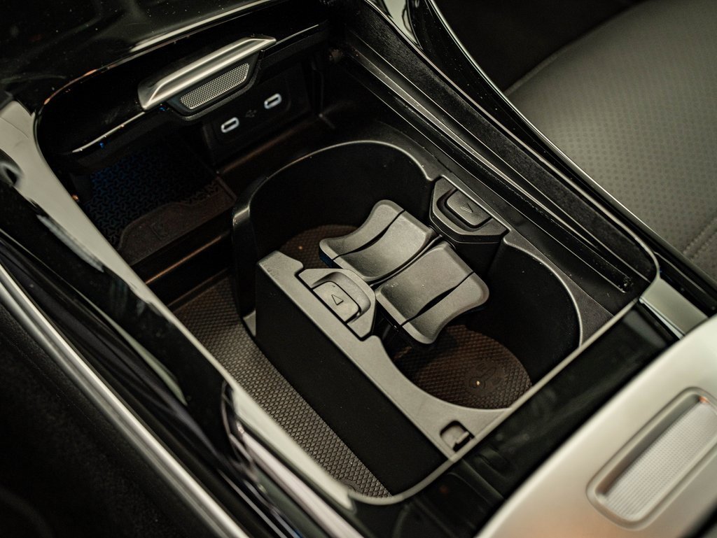 Certified 2025 Mercedes-Benz C 300 4MATIC Sedan image 37