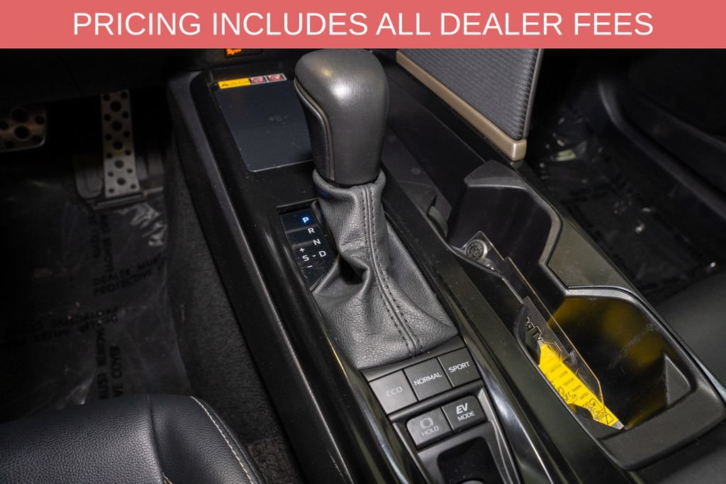 Used 2025 Toyota Camry SE FWD image 15