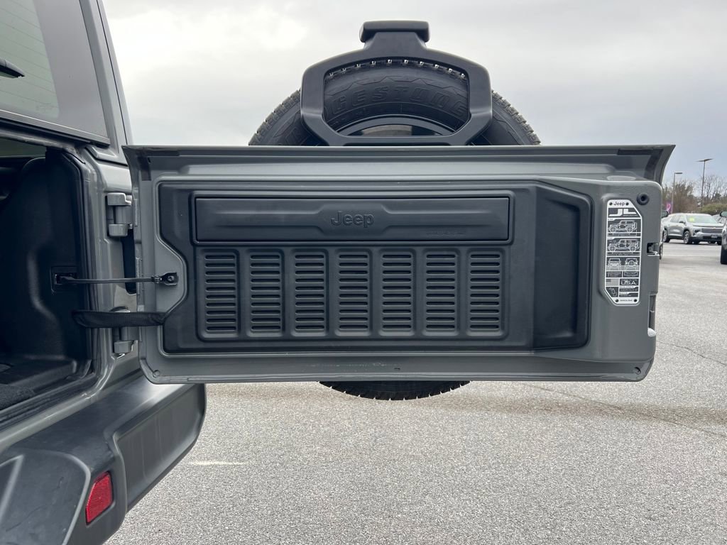 Used 2023 Jeep Wrangler Unlimited Sahara w/ Cold Weather Group image 20