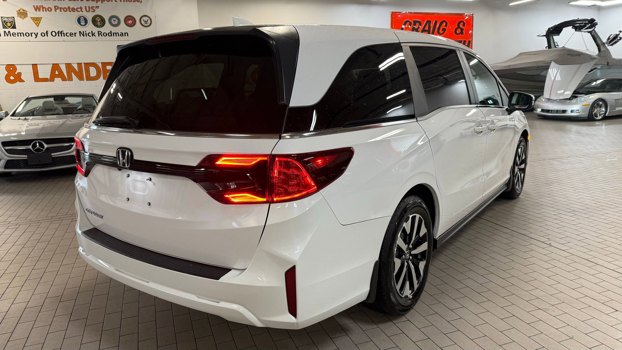 Used 2025 Honda Odyssey EX-L image 6