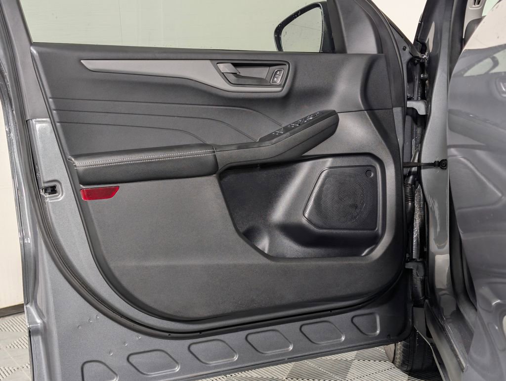 Certified 2025 Ford Escape Active FWD image 23